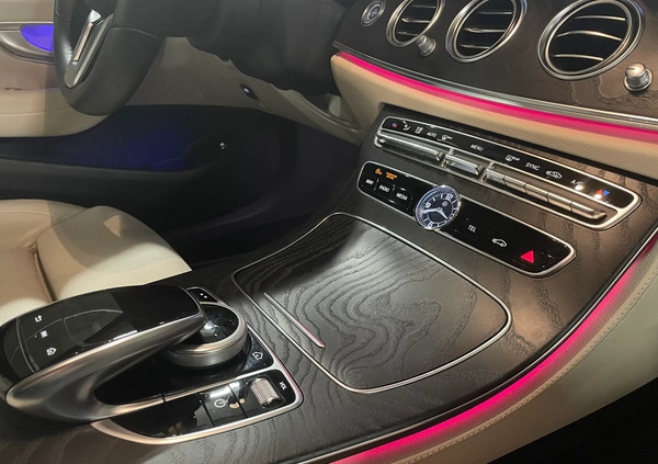 Mercedes-Benz Klasa E cena 132900 przebieg: 57900, rok produkcji 2019 z Chojnice małe 172